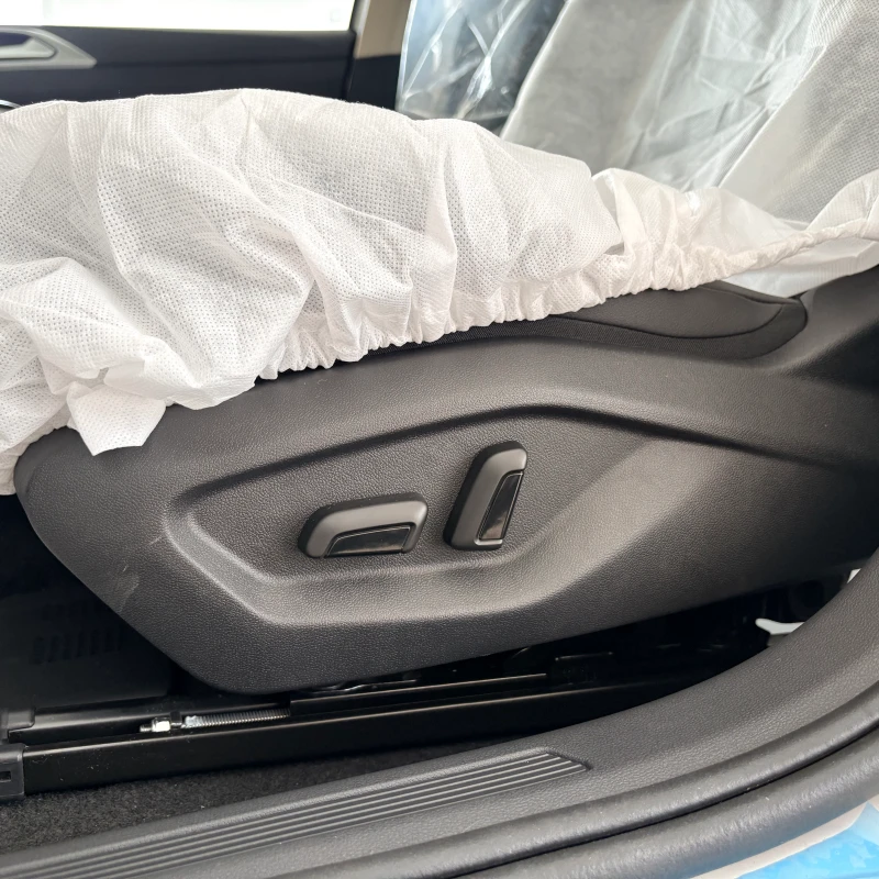 Hàng ghế trước chỉnh điện, tích hợp làm mát ghế