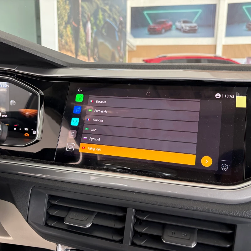 Màn hình giải trí sắc nét, giao diện Tiếng Việt