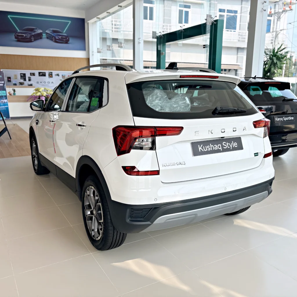 B SUV gầm cao, tự tin di chuyển